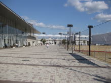 アリーナ前整備された道