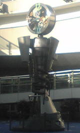 オアシス内機械仕掛けの時計